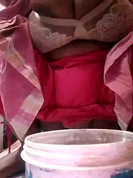 Dassing strip couple online show from March 14, 2026, 6:19 am