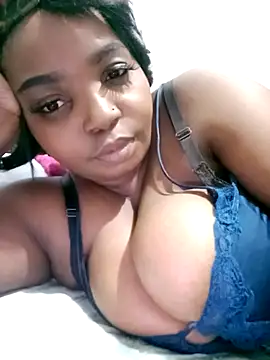 Snapshot of ShySexyBaddiexx chatting on September 24, 2025, 10:38 pm ShySexyBaddiexx online show from September 24, 2025, 10:38 pm
