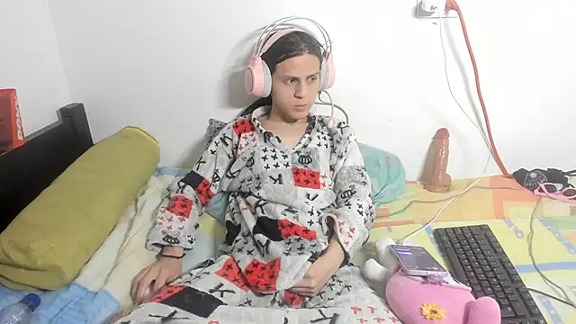 Petite-Goth online show from November 15, 2025, 11:20 pm