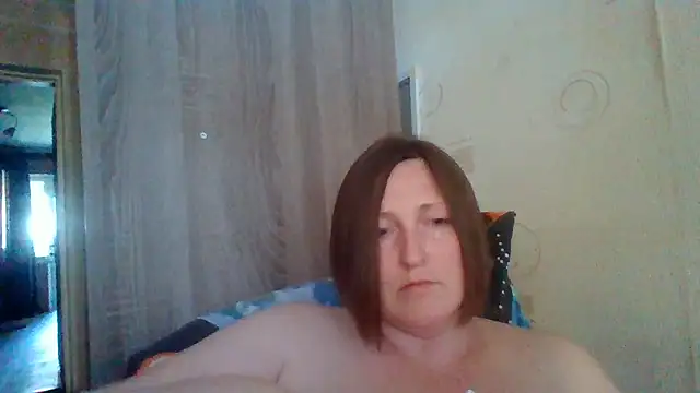 Snapshot of AllaSowinskaya chatting on July 2, 2026, 6:41 am AllaSowinskaya online show from July 2, 2026, 6:41 am