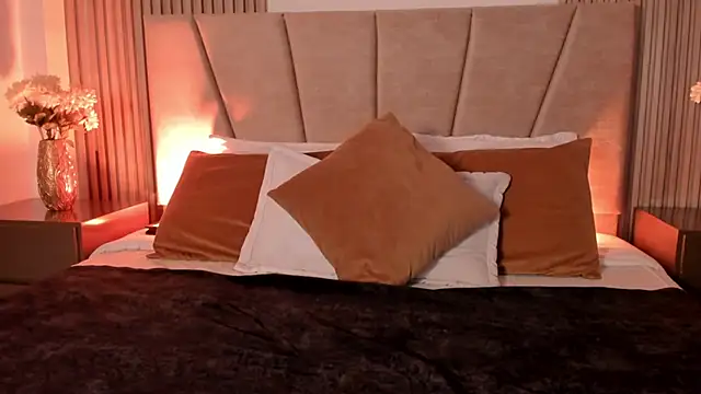 Victoria Beaumont online show from October 18, 2025, 11:56 am