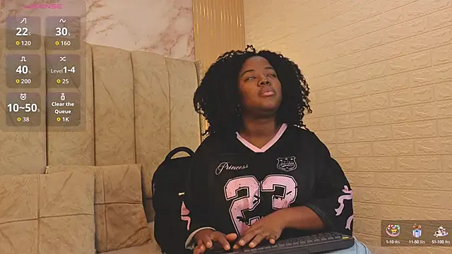 Snapshot of kiarazafira chatting on October 17, 2025, 10:50 am kiarazafira online show from October 17, 2025, 10:50 am