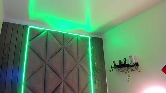 JenaCooper  online show from January 14, 2026, 9:18 pm