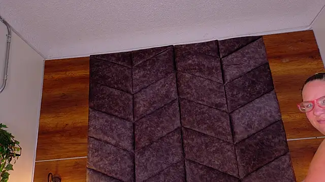 JenaCooper  online show from February 3, 2026, 2:53 am