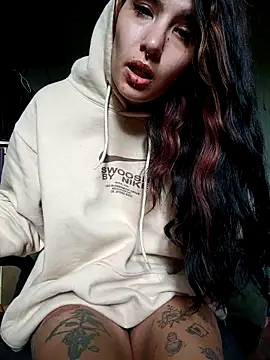 Snapshot of Darkw1tch chatting on October 29, 2025, 11:31 am Darkw1tch online show from October 29, 2025, 11:31 am