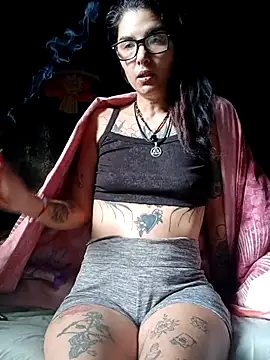 Snapshot of Darkw1tch chatting on October 16, 2025, 11:18 am Darkw1tch online show from October 16, 2025, 11:18 am