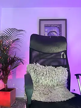 Snapshot of dollforsex_ chatting on December 17, 2025, 9:42 pm dollforsex online show from December 17, 2025, 9:42 pm