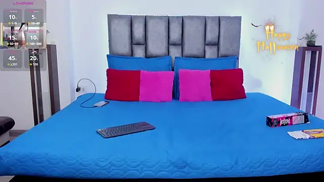 Snapshot of miaroberts69 chatting on October 24, 2025, 9:47 pm miaroberts69 online show from October 24, 2025, 9:47 pm