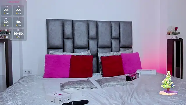 Snapshot of miaroberts69 chatting on November 11, 2025, 11:31 pm miaroberts69 online show from November 11, 2025, 11:31 pm