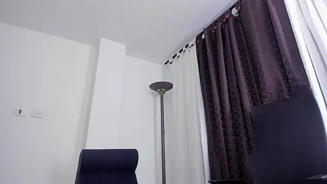 Snapshot of miaroberts69 chatting on May 22, 2026, 11:36 pm miaroberts69 online show from May 22, 2026, 11:36 pm