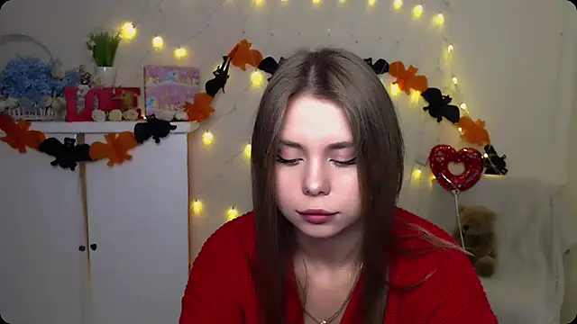 Snapshot of OceanicDawn chatting on October 14, 2025, 5:30 am OceanicDawn online show from October 14, 2025, 5:30 am