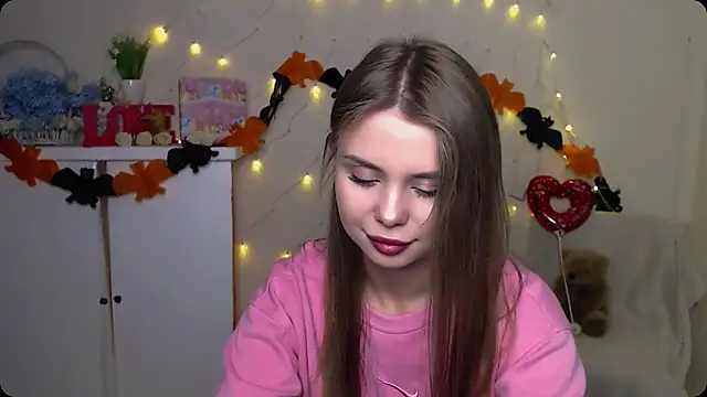 Snapshot of OceanicDawn chatting on October 17, 2025, 5:22 am OceanicDawn online show from October 17, 2025, 5:22 am