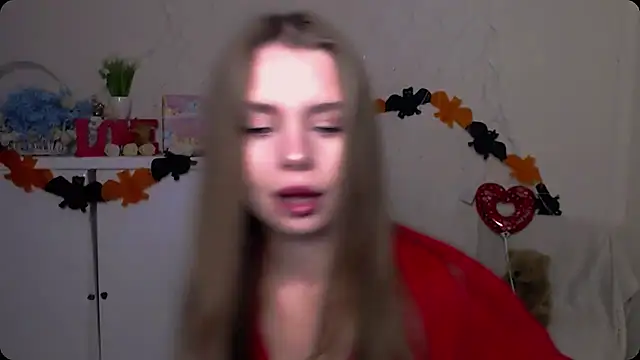 Snapshot of OceanicDawn chatting on October 21, 2025, 5:29 am OceanicDawn online show from October 21, 2025, 5:29 am