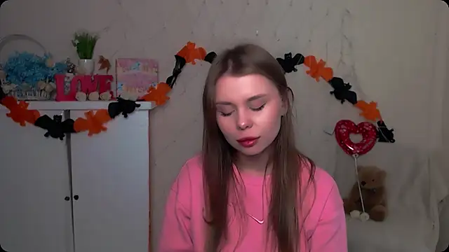 Snapshot of OceanicDawn chatting on October 25, 2025, 8:57 am OceanicDawn online show from October 25, 2025, 8:57 am