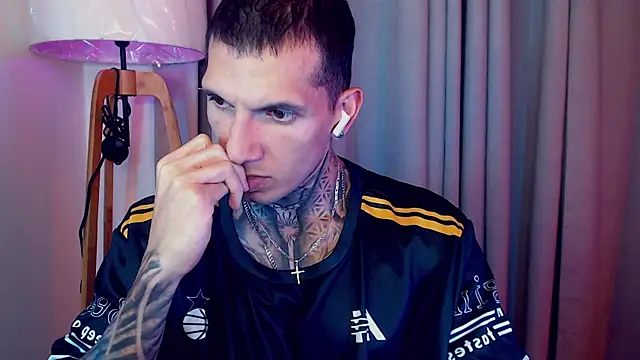 Snapshot of Shane_Clay chatting on October 28, 2025, 1:50 am Shane Clay online show from October 28, 2025, 1:50 am