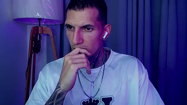 Snapshot of Shane_Clay chatting on October 21, 2025, 1:38 am Shane Clay online show from October 21, 2025, 1:38 am