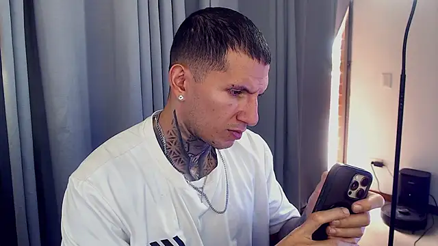 Snapshot of Shane_Clay chatting on October 10, 2025, 5:03 pm Shane Clay online show from October 10, 2025, 5:03 pm