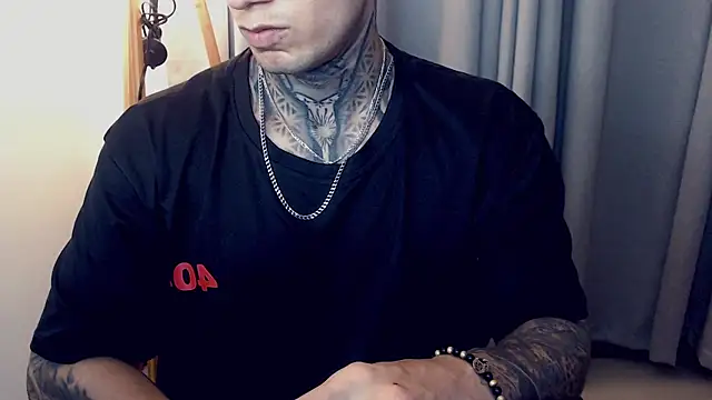 Snapshot of Shane_Clay chatting on November 16, 2025, 12:04 am Shane Clay online show from November 16, 2025, 12:04 am