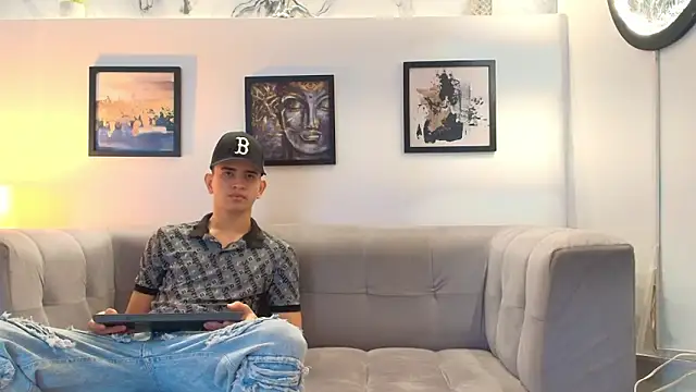 TWINKS FRIENDS online show from March 11, 2026, 1:16 pm