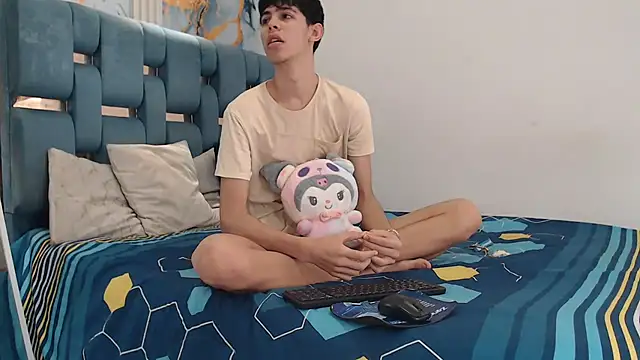 Snapshot of TWINKS_FRIENDS chatting on March 29, 2026, 3:24 pm TWINKS FRIENDS online show from March 29, 2026, 3:24 pm