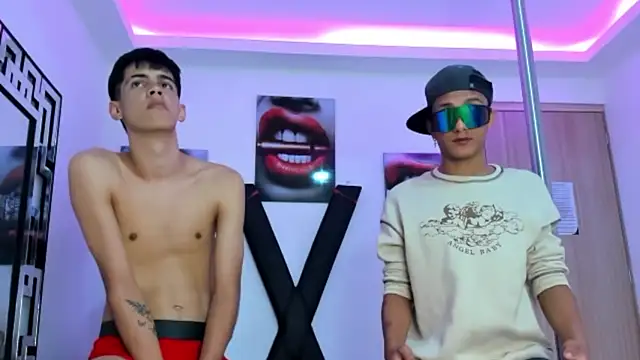 TWINKS FRIENDS online show from October 20, 2025, 2:46 am