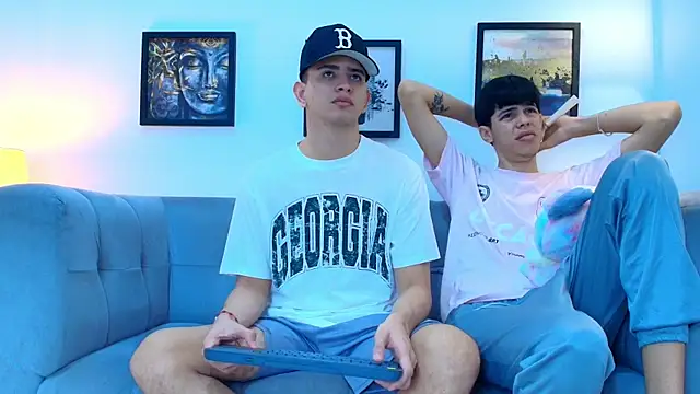 Snapshot of TWINKS_FRIENDS chatting on March 30, 2026, 1:23 pm TWINKS FRIENDS online show from March 30, 2026, 1:23 pm