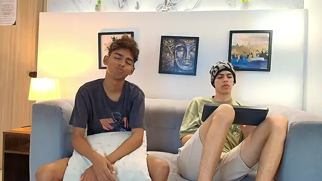 Snapshot of TWINKS_FRIENDS chatting on May 10, 2026, 1:25 pm TWINKS FRIENDS online show from May 10, 2026, 1:25 pm