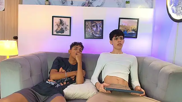 Snapshot of TWINKS_FRIENDS chatting on April 17, 2026, 1:36 pm TWINKS FRIENDS online show from April 17, 2026, 1:36 pm