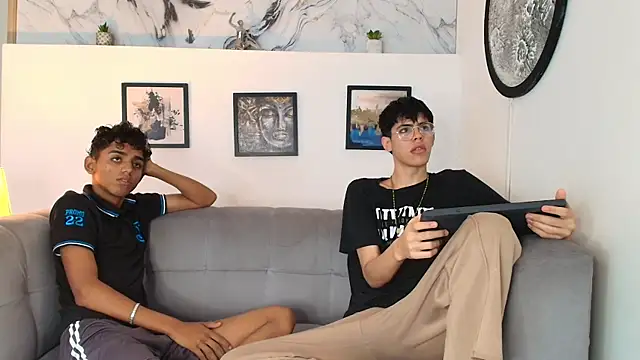 Snapshot of TWINKS_FRIENDS chatting on April 18, 2026, 1:35 pm TWINKS FRIENDS online show from April 18, 2026, 1:35 pm