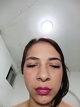 paisita122 online show from April 27, 2026, 11:25 pm
