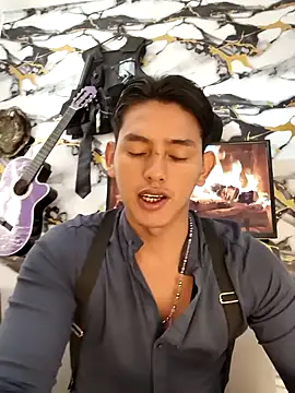 Snapshot of Hiroshi_Shen chatting on April 22, 2026, 2:13 pm Hiroshi Shen online show from April 22, 2026, 2:13 pm
