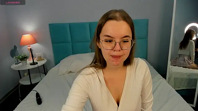 RadiantFairy online show from September 29, 2025, 2:07 am