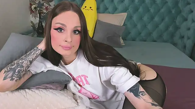 Snapshot of NaughtyLoryy chatting on November 5, 2025, 9:12 am NaughtyLoryy online show from November 5, 2025, 9:12 am