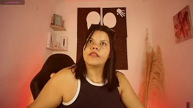 Snapshot of Iamlola_ chatting on November 16, 2025, 3:55 am Iamlola online show from November 16, 2025, 3:55 am