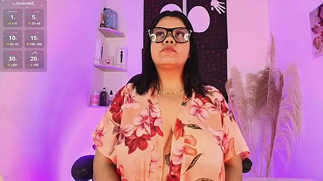 Snapshot of Iamlola_ chatting on November 25, 2025, 8:53 pm Iamlola online show from November 25, 2025, 8:53 pm