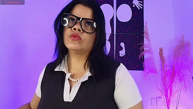 Snapshot of Iamlola_ chatting on October 16, 2025, 9:12 pm Iamlola online show from October 16, 2025, 9:12 pm