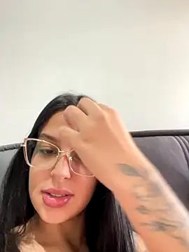 jujuarantes  2025 online show from September 23, 2025, 3:19 pm