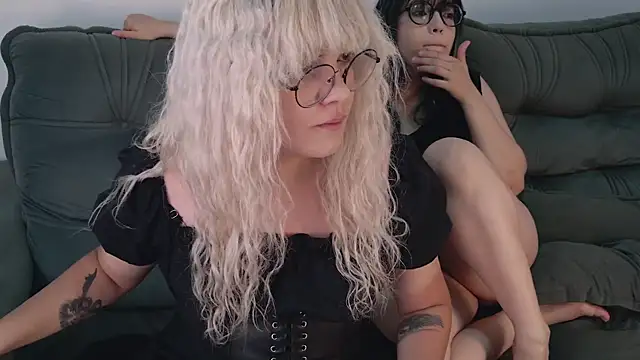 Snapshot of yumiandtsuki chatting on March 23, 2026, 2:55 am yumiandtsuki online show from March 23, 2026, 2:55 am