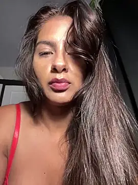 Snapshot of chicachocolate01 chatting on February 16, 2026, 5:17 am chicachocolate01 online show from February 16, 2026, 5:17 am