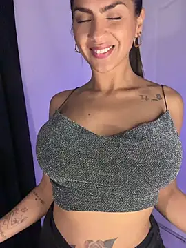 chicachocolate01 online show from May 10, 2026, 6:39 am