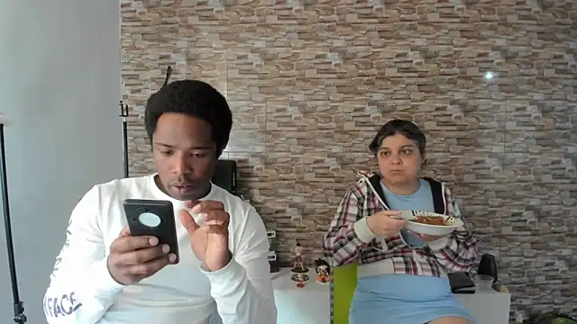 Snapshot of queemking chatting on March 4, 2026, 8:16 pm queemking online show from March 4, 2026, 8:16 pm