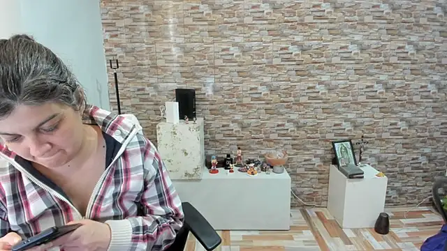 Snapshot of queemking chatting on March 13, 2026, 5:07 pm queemking online show from March 13, 2026, 5:07 pm