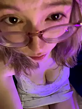 Snapshot of ReenKitty chatting on October 2, 2025, 6:28 am ReenKitty online show from October 2, 2025, 6:28 am