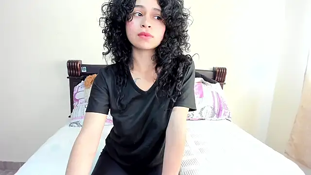 Snapshot of _hesttia chatting on September 15, 2025, 7:14 pm hesttia online show from September 15, 2025, 7:14 pm