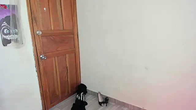 Snapshot of _hesttia chatting on December 14, 2025, 8:58 pm hesttia online show from December 14, 2025, 8:58 pm