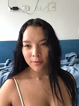 Snapshot of Evelyn__16 chatting on October 14, 2025, 2:50 pm Evelyn 16 online show from October 14, 2025, 2:50 pm