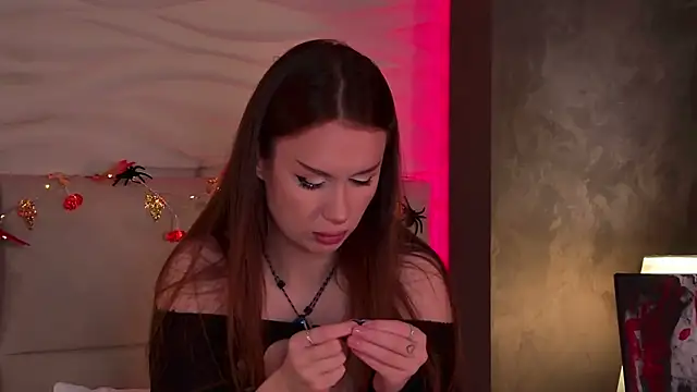 Snapshot of DianaGlow chatting on October 20, 2025, 2:39 pm DianaGlow online show from October 20, 2025, 2:39 pm