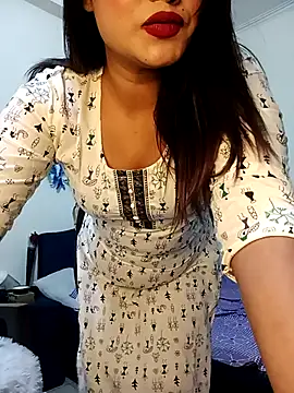 alexa cam44 online show from February 18, 2026, 8:27 pm