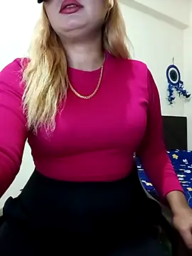 alexa cam44 online show from April 30, 2026, 7:43 pm