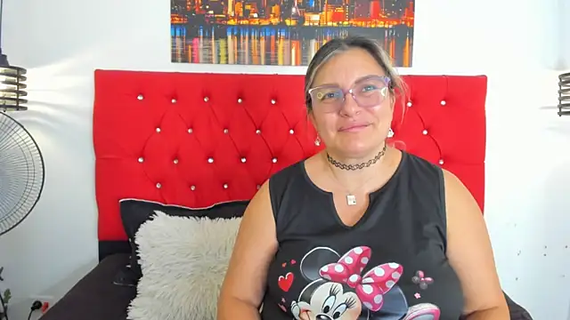 carolinacrus01 online show from March 17, 2026, 5:27 pm